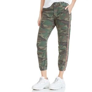 SUNDRY Women's Striped-Trim Camo Jogger Pants Size 25